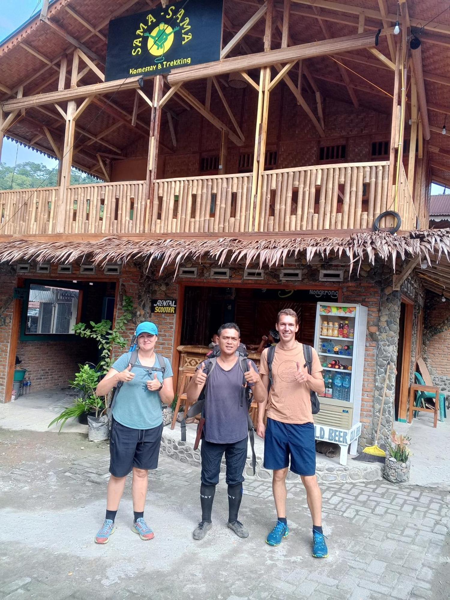 Sama Sama Homestay & Trekking Only Stay Here Book Trekking And Transport With Us بوكيت لاوانج المظهر الخارجي الصورة