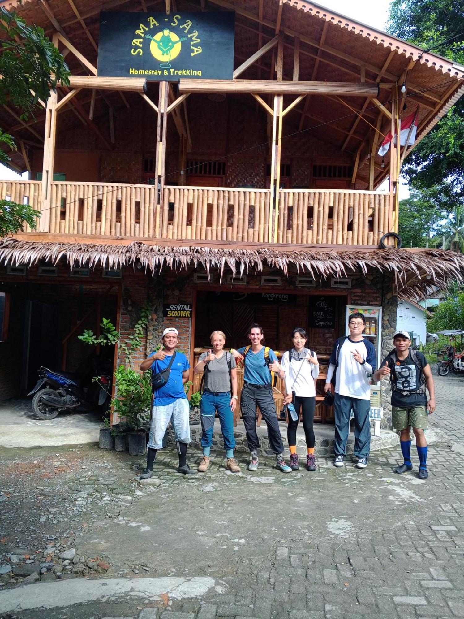 Sama Sama Homestay & Trekking Only Stay Here Book Trekking And Transport With Us بوكيت لاوانج المظهر الخارجي الصورة