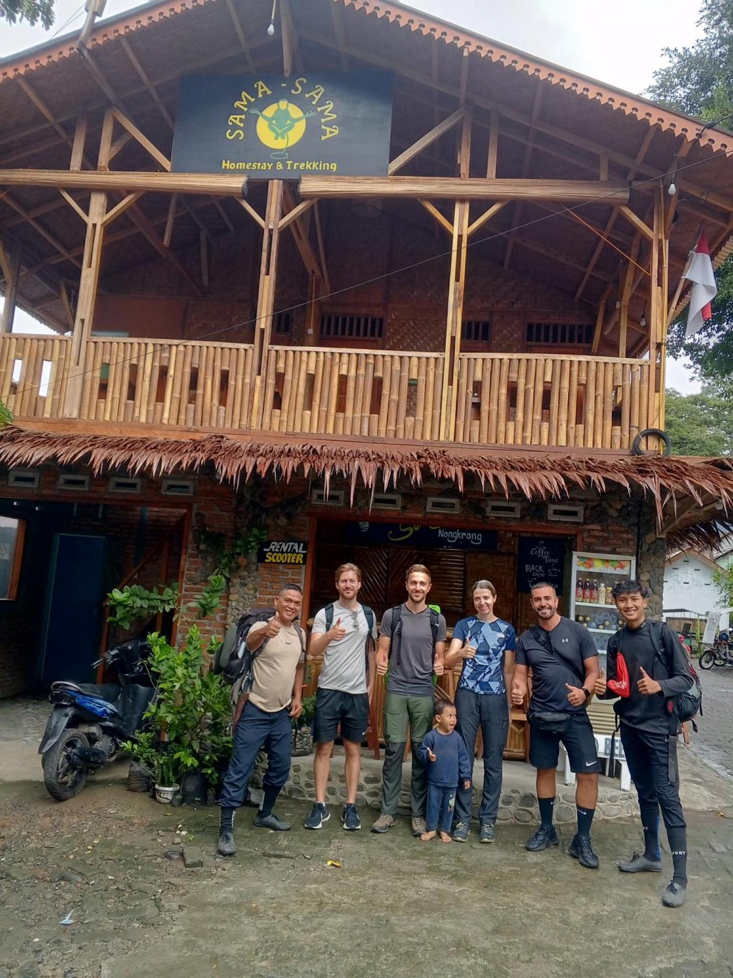 Sama Sama Homestay & Trekking Only Stay Here Book Trekking And Transport With Us بوكيت لاوانج المظهر الخارجي الصورة