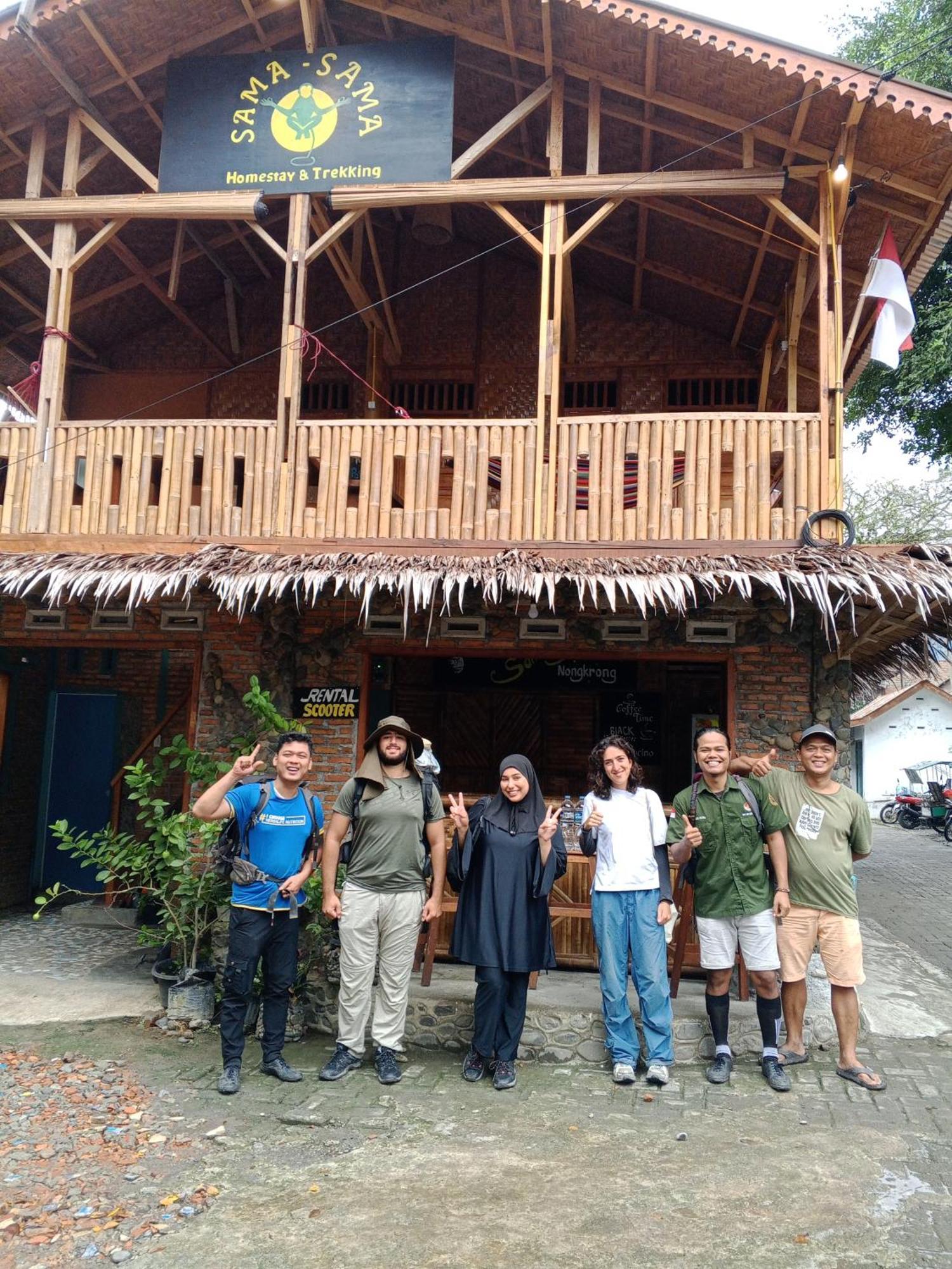 Sama Sama Homestay & Trekking Only Stay Here Book Trekking And Transport With Us بوكيت لاوانج المظهر الخارجي الصورة