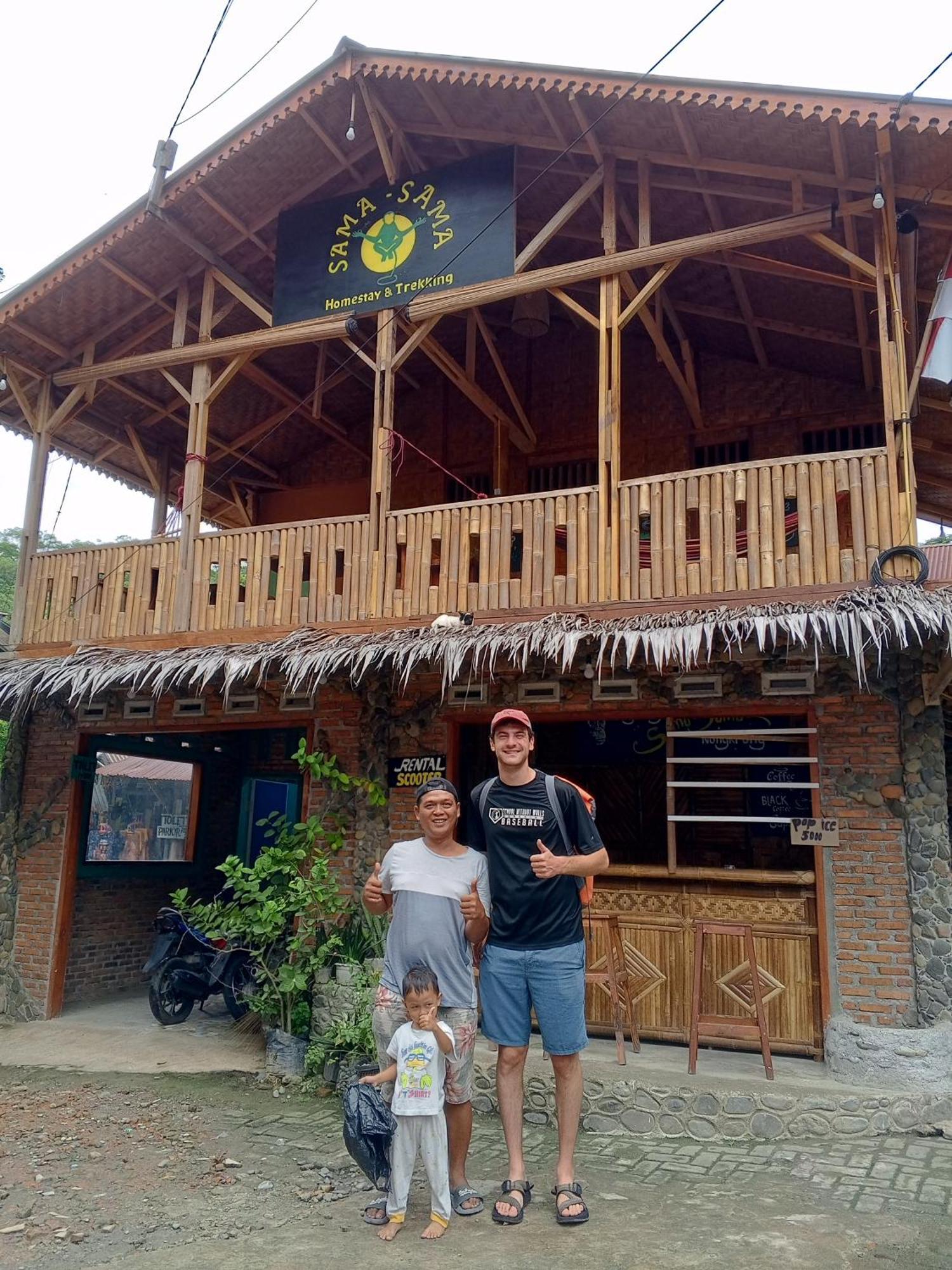 Sama Sama Homestay & Trekking Only Stay Here Book Trekking And Transport With Us بوكيت لاوانج المظهر الخارجي الصورة