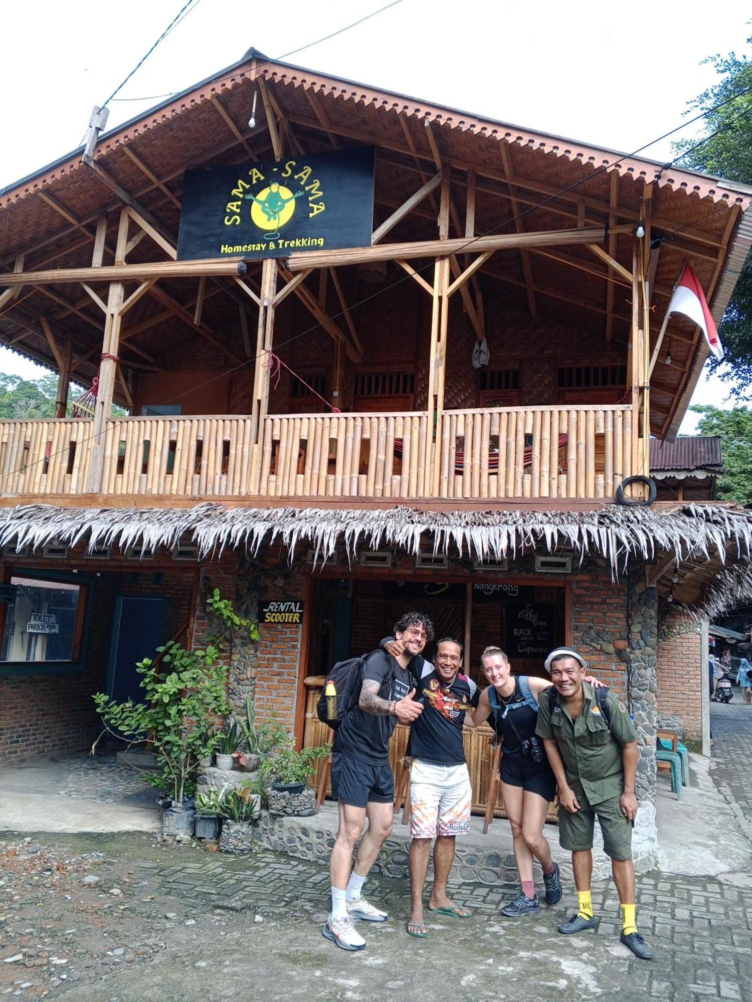 Sama Sama Homestay & Trekking Only Stay Here Book Trekking And Transport With Us بوكيت لاوانج المظهر الخارجي الصورة